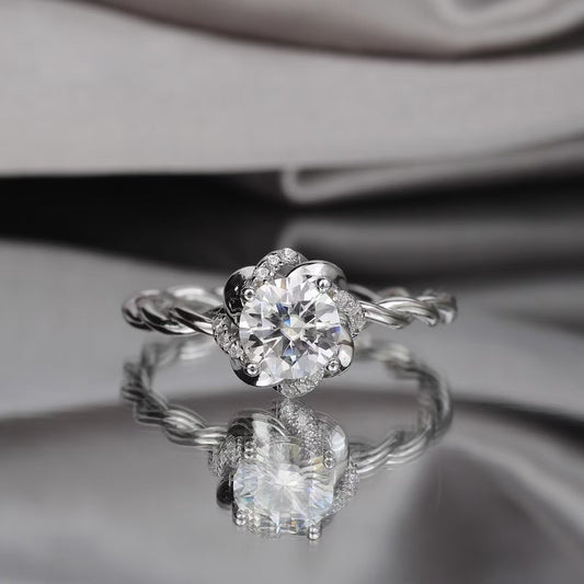 (Twist)1ct moissanite ring