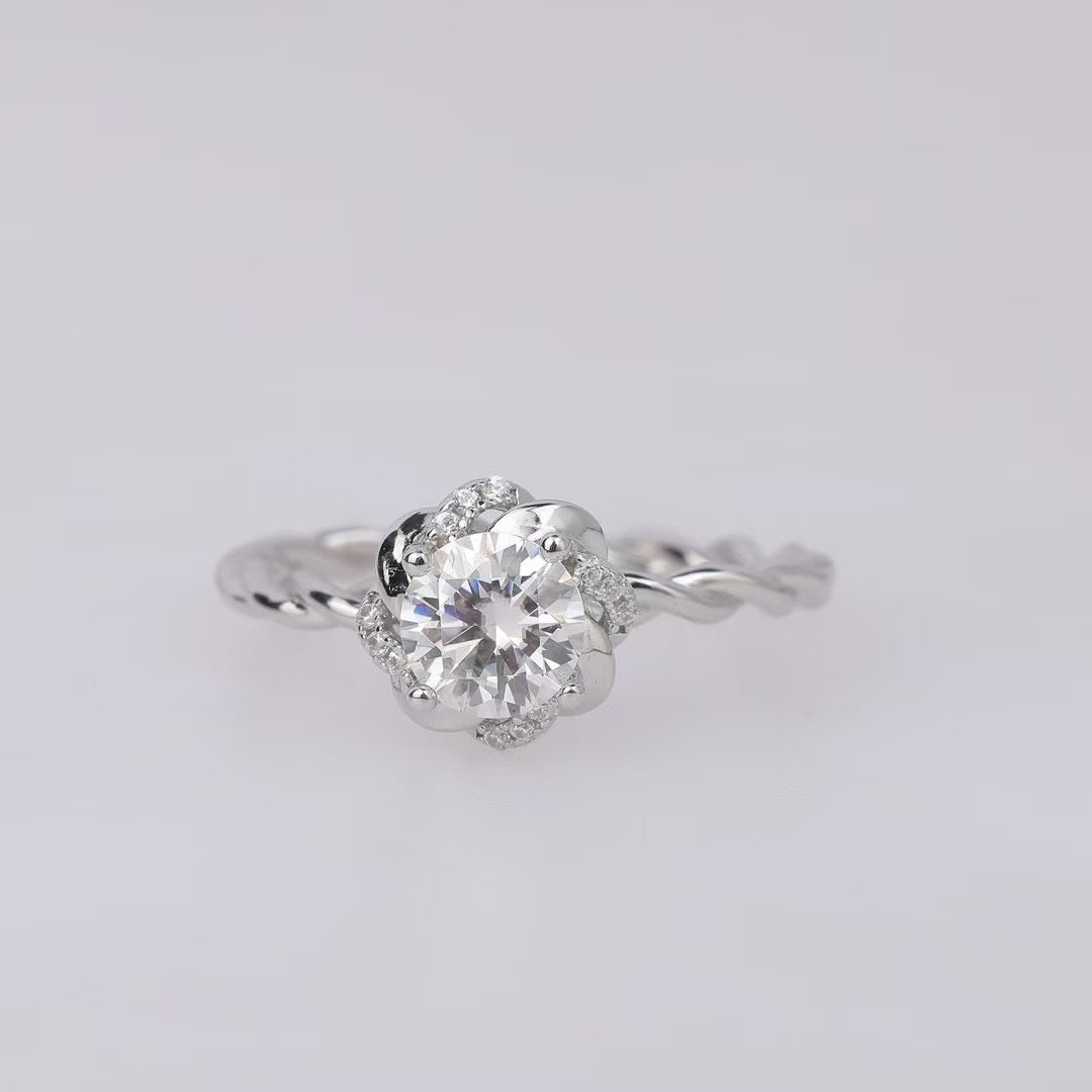 (Twist)1ct moissanite ring